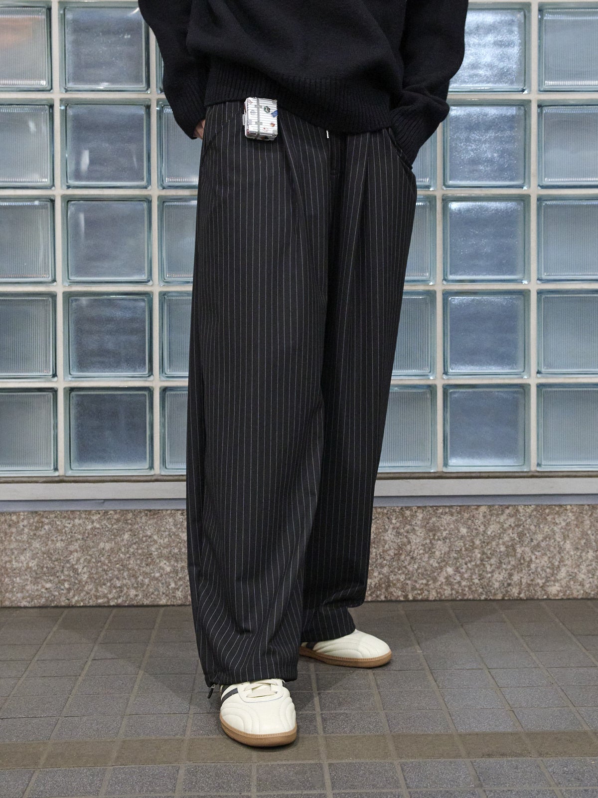 髙橋紅輝の冬私服コーディネート＿ルイスのパンツ正面