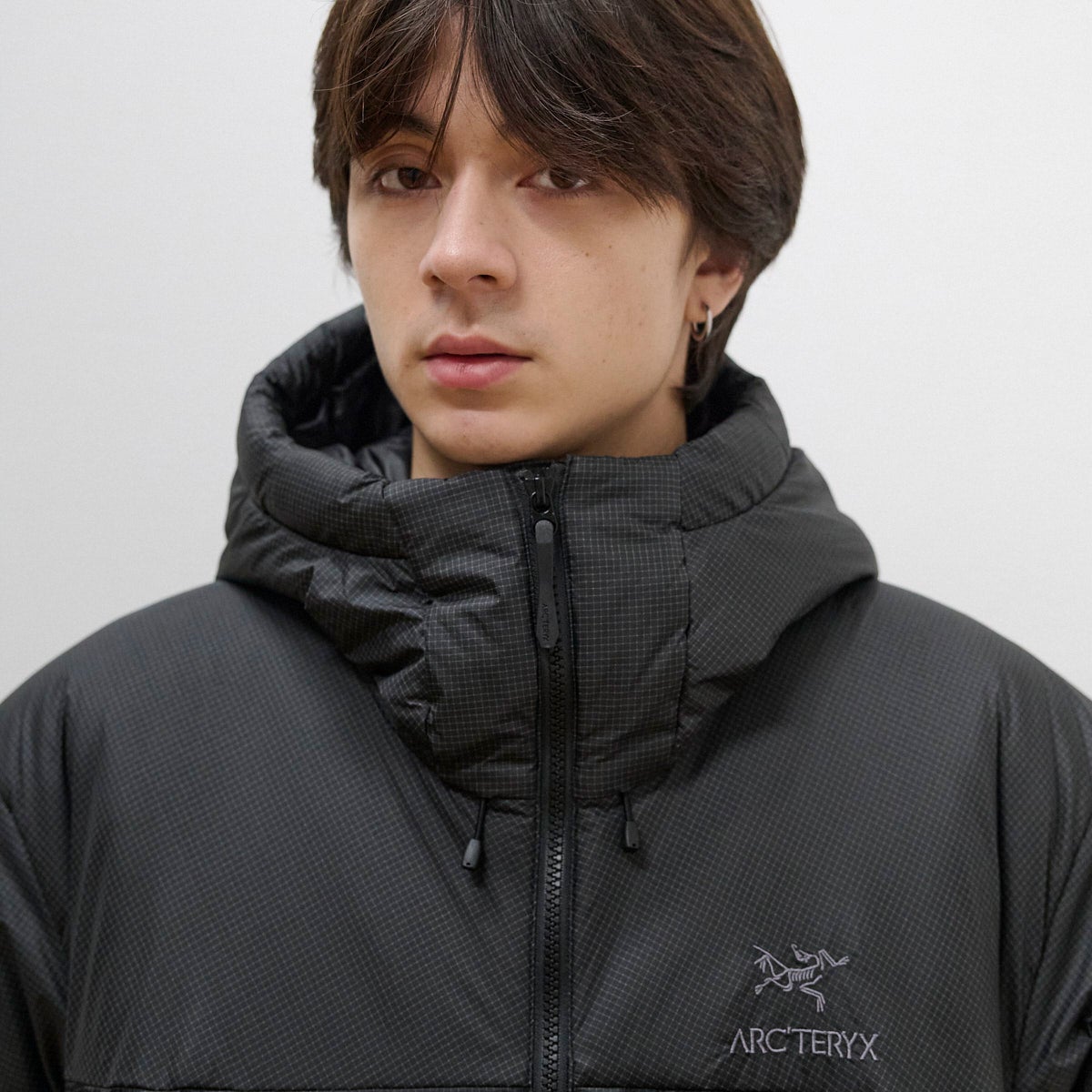 アークテリクスの中綿ジャケット／ニュークレイ SV パーカ メンズを試着＆本音レビューの首まわり