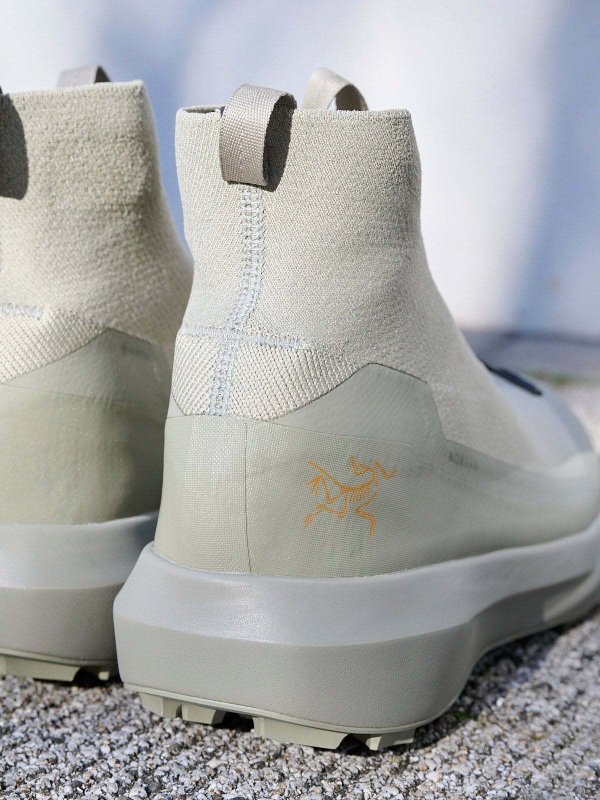 アークテリクスのスニーカー「NORVAN 4 NIVALIS MEN」のヒール