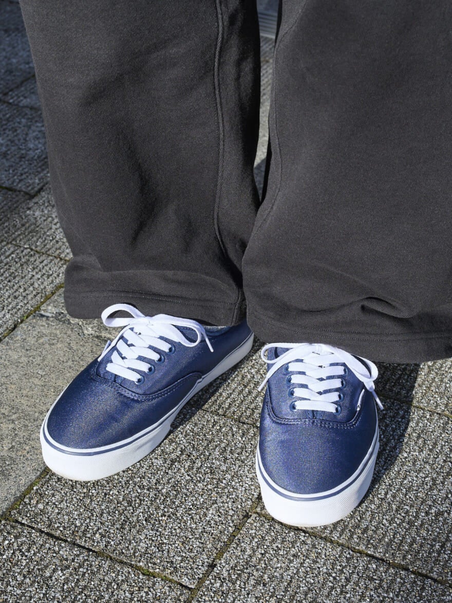 ヴァンズのAuthentic、ジ エーのパンツの裾