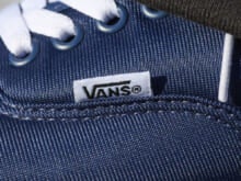 ひと味違う「特別なヴァンズ」の“オーセンティック”はジャージ素材が今っぽい！【人気ショップ＆ブランドスタッフの冬の毎日更新スニーカースナップ／DAY16】