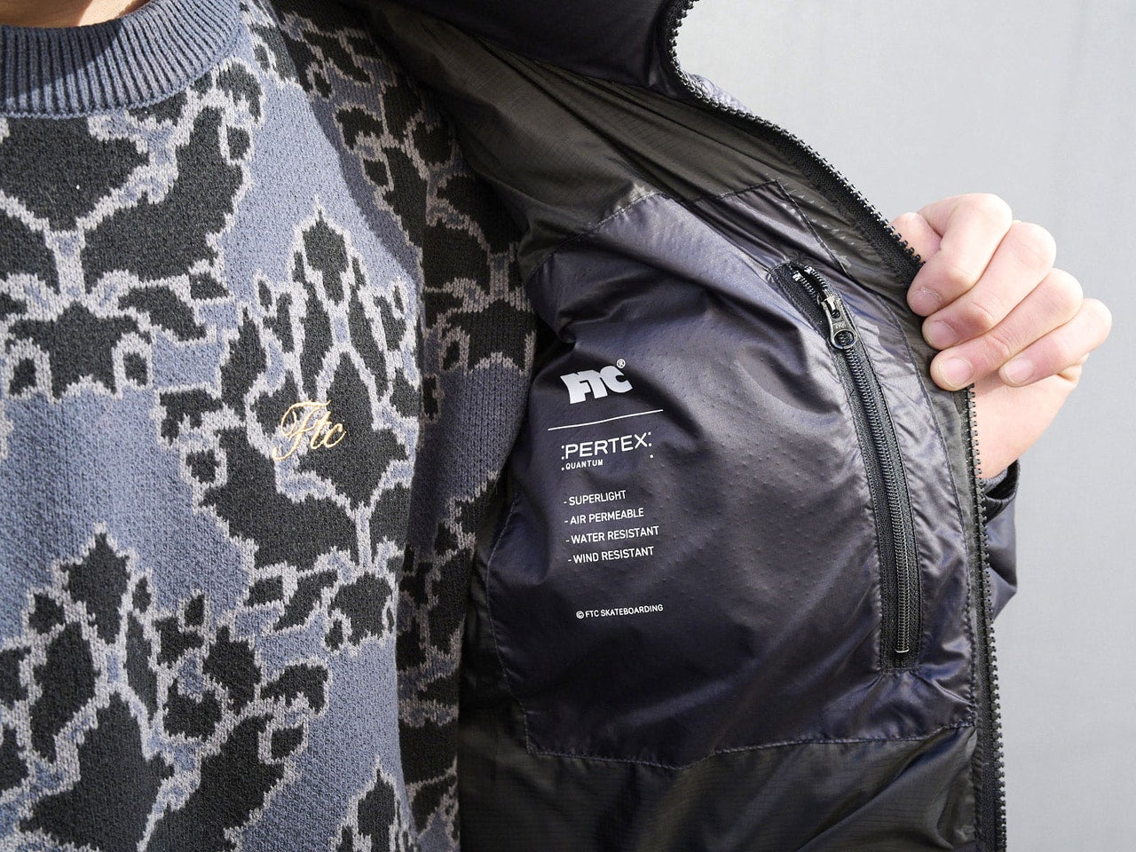 FTC ダウンとニット