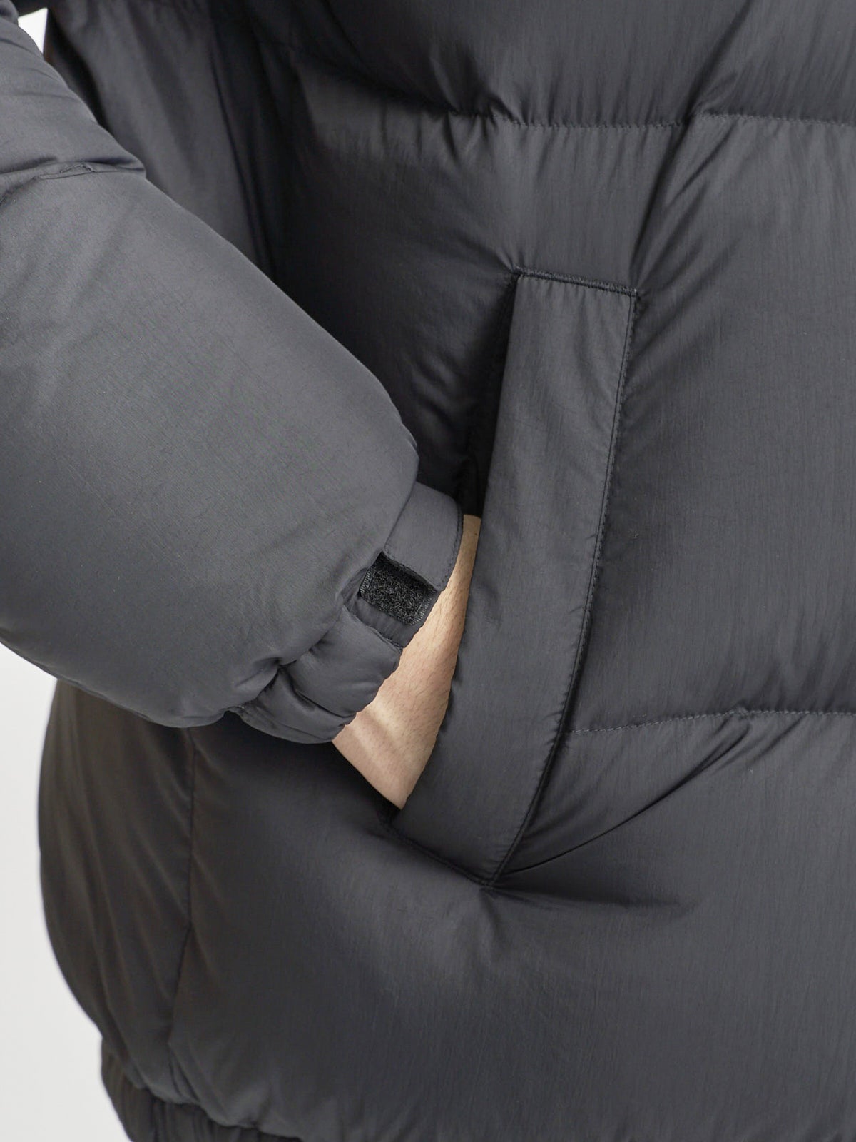 無印良品ダウン 袖元