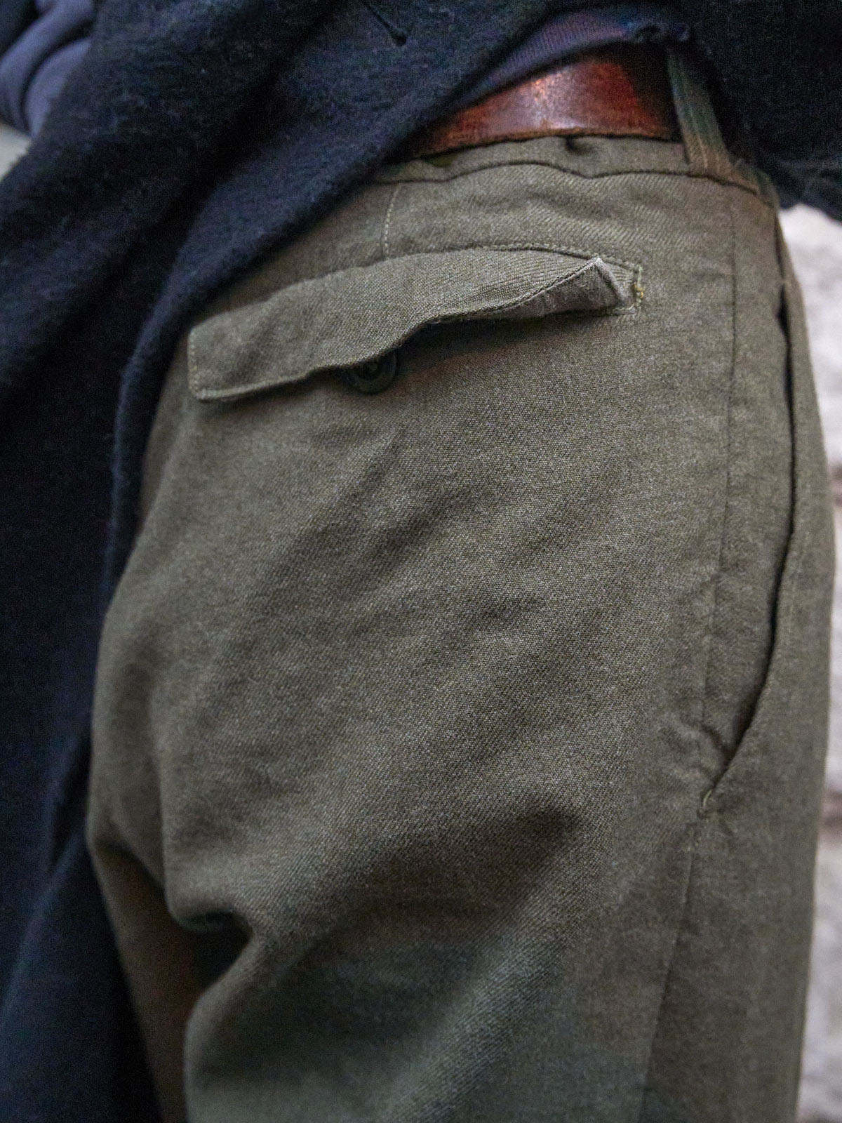 松岡光の冬の私服コーディネート＿古着のパンツ＿ポケット寄り