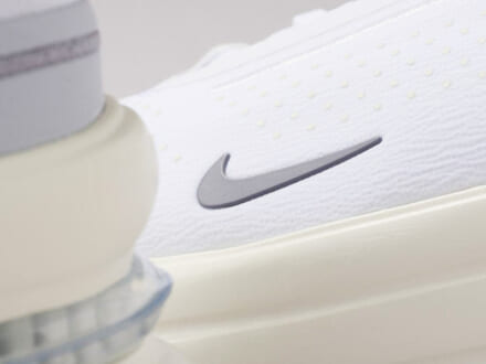 「ナイキ」で完売前に買うべき“最強白スニーカー”３選！大人好印象で毎日履きたくなる新作を服のプロがピックアップ。[NIKE]