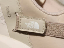 「ザ・ノース・フェイス」の白スニーカーは“白すぎない”のがいい。1万円台でたくさん歩く日の疲労を軽減！[THE NORTH FACE リアクティブ ローム]