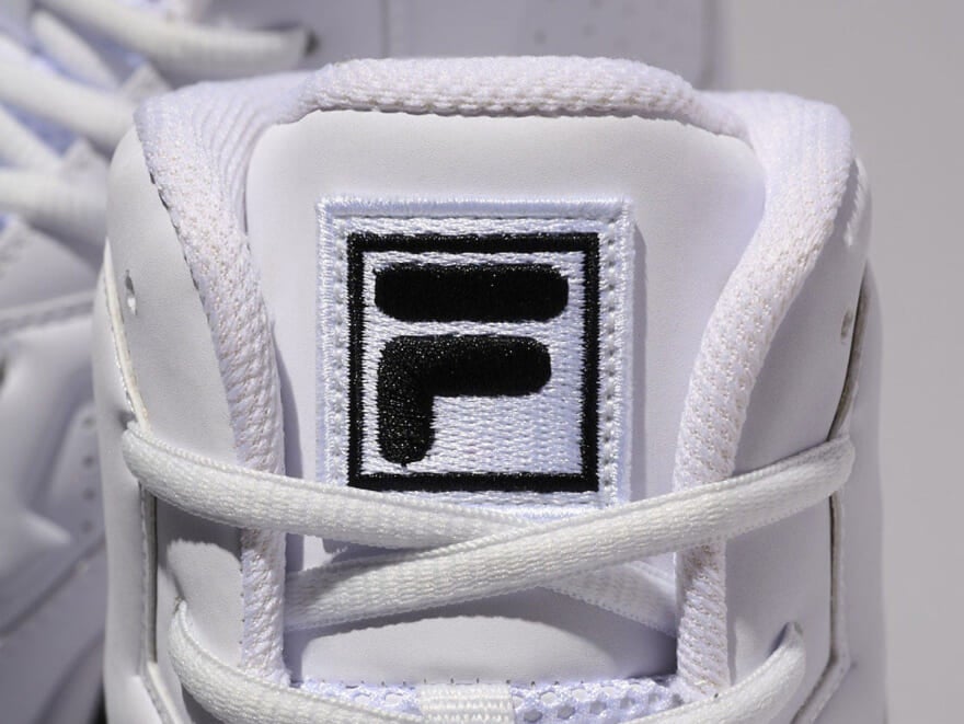 差をつけたいなら「フィラ」という選択。服好きに刺さる白スニーカーを１万円台で発見！[FILA MB]