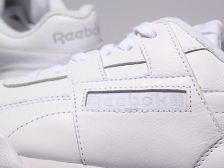 人気の「CLUB C」のようにも履けて差がつく「リーボック」の‟万能白スニーカー”を発見！[Reebok ワークアウト プラス]