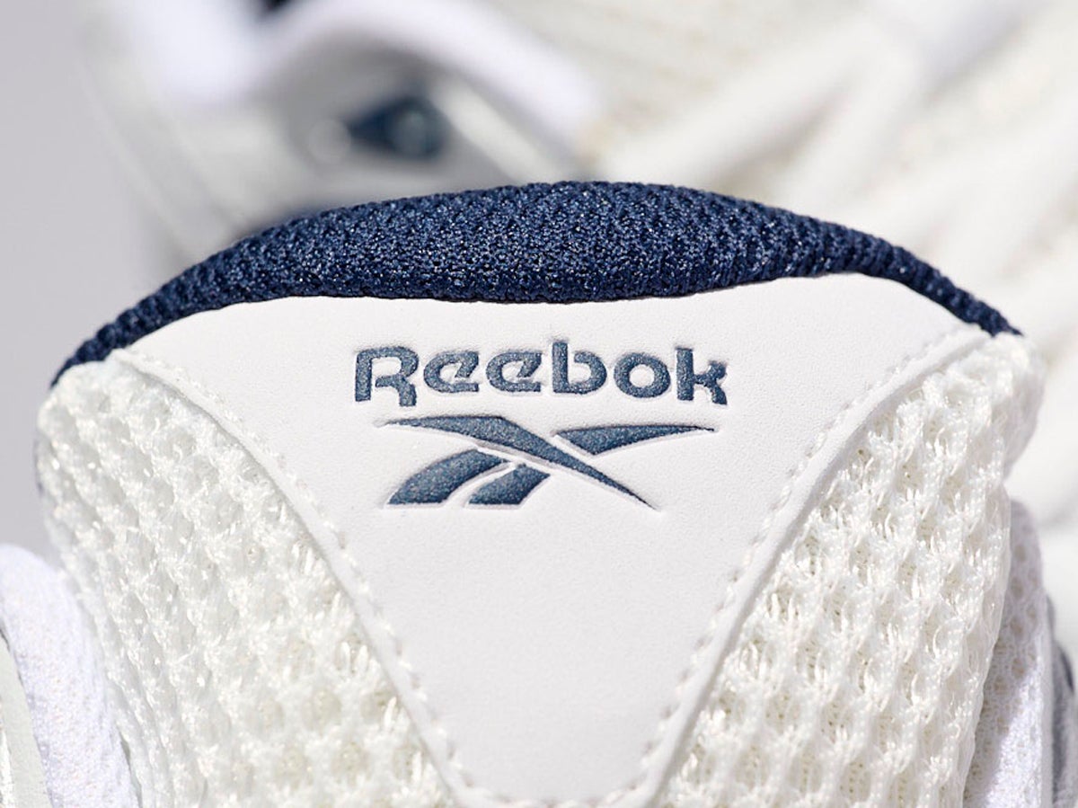 “じゃないほう”な「リーボック」。１万円以下の白スニーカーを探しているならコレで決まり！[Reebok BELWAVE]