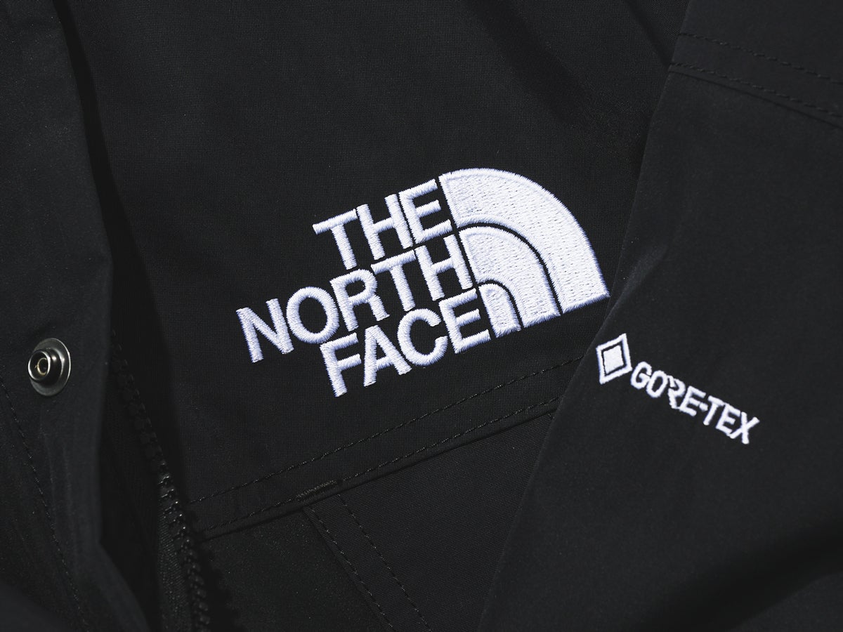 “ダウンじゃないのに最強暖かい”「高機能アウター」５選！１万円以下の黒名品、ザ・ノース・フェイスのゴアテックス、ダウン見えしない大人コート…軽量で抜群の保温性！