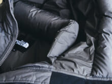 服好きが買った＆欲しい！“大人グレー”な「上品ダウン」７選。ダウン見えしないコート、３万円台ゴアテックス、話題コラボ…