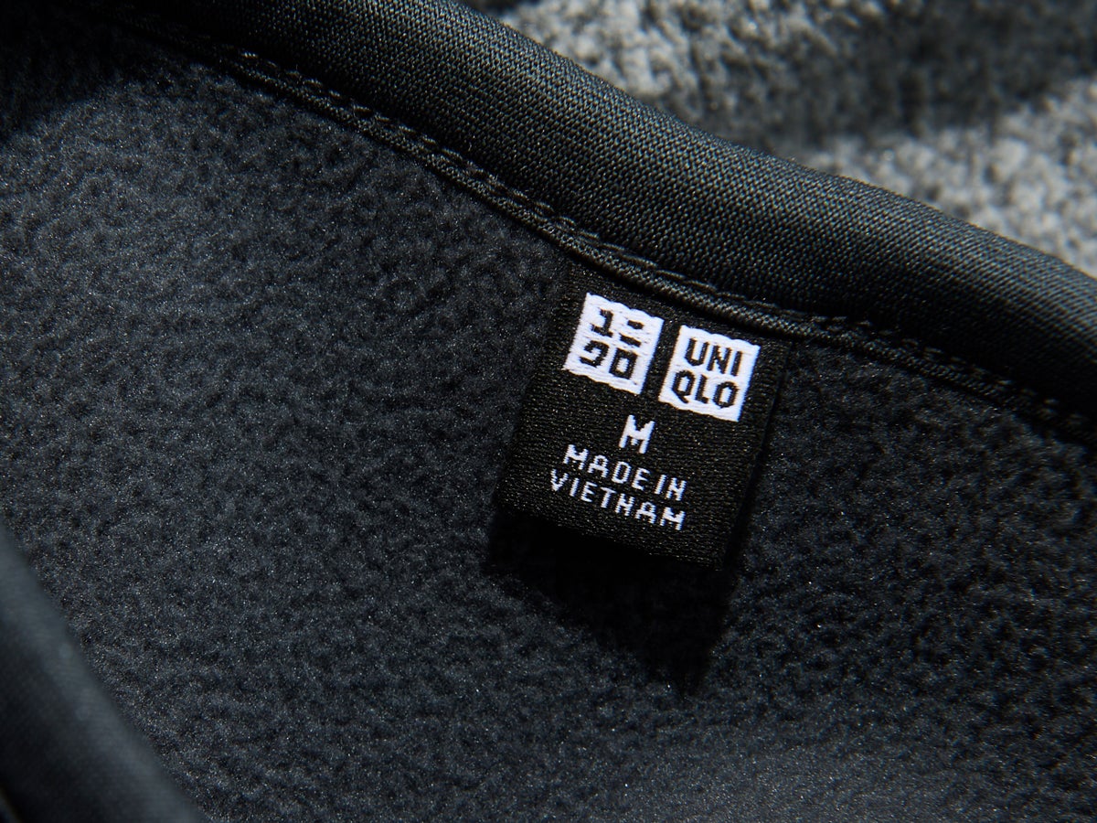 「ユニクロ」のフリースを“高見え”させる着こなしは？ 大人好印象コーデ４選をスタイリストが徹底レクチャー！