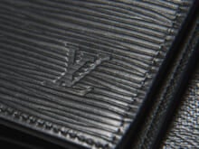 「ハイブランド」の冬ボーナスで買うべき“ご褒美レザー財布”15選！新作、革名品、カードケース&#8230;ホリデーシーズンのギフトにもオススメ！