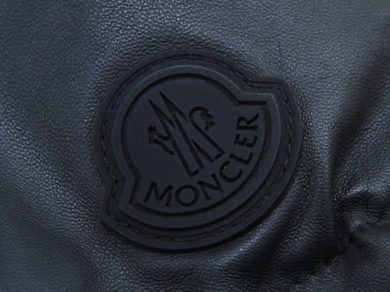 “黒なのに”差がつく「大人ダウン」14選。コム デ ギャルソン、モンクレールからザ・ノース・フェイスのゴアテックスまで冬コーデを格上げするグッドデザインが集結！