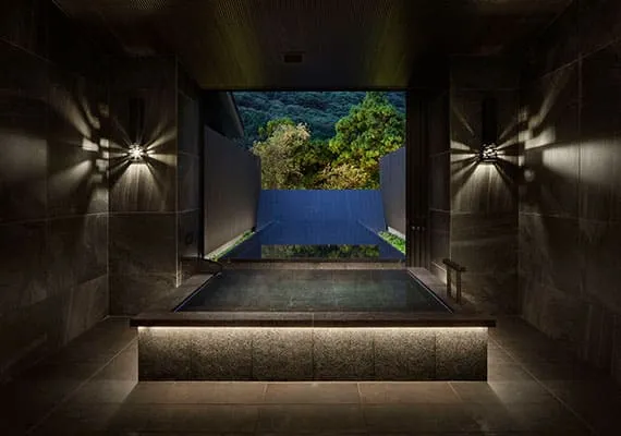 箱根 おすすめ宿 客室露天温泉風呂付『はつはな』貸切風呂「水面の湯」