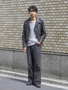 [松井 大奈] いま価値が上がっているレアなヴィンテージのワークパンツで50～60年代のムードを再現！【メンズノンノモデルの私服スナップ】