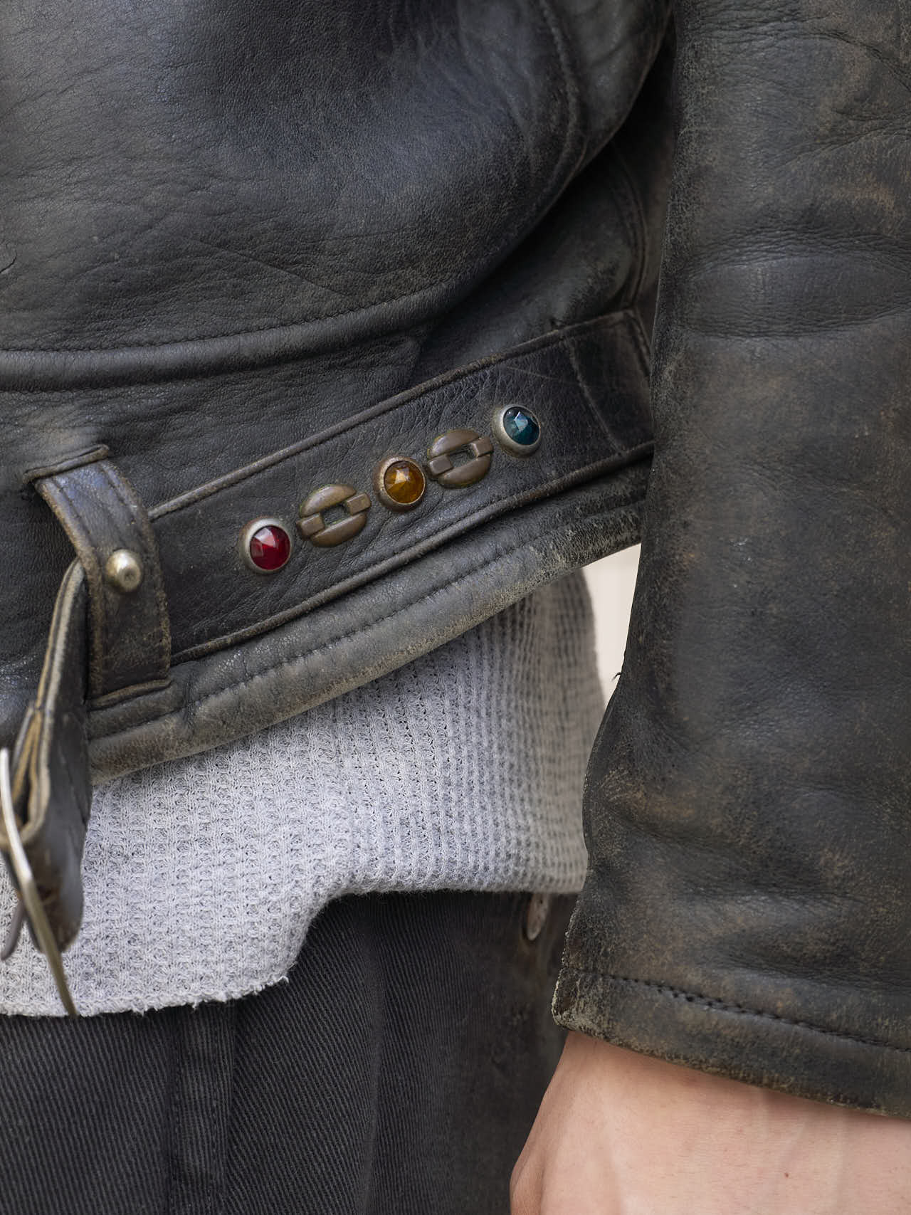 古着のジャケットの裾のディテール