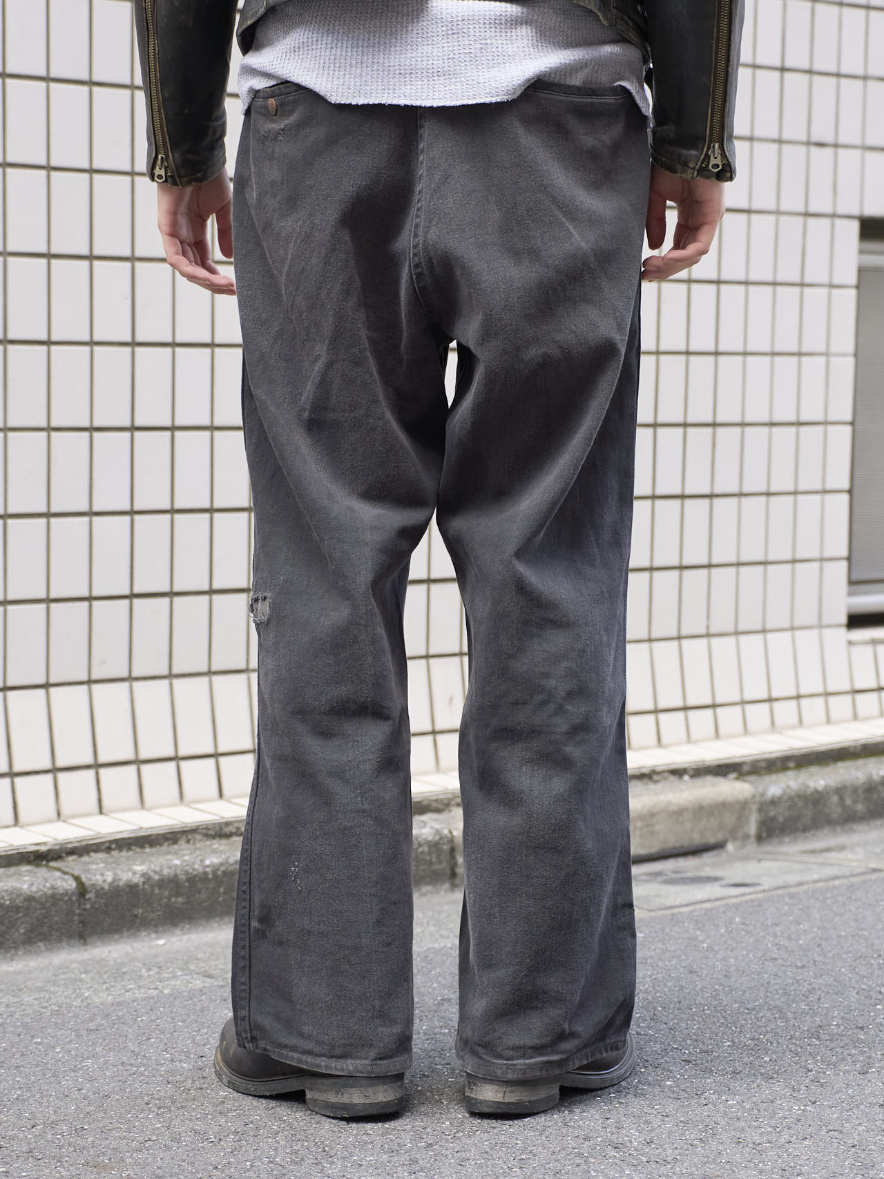 古着のジーンズのバック