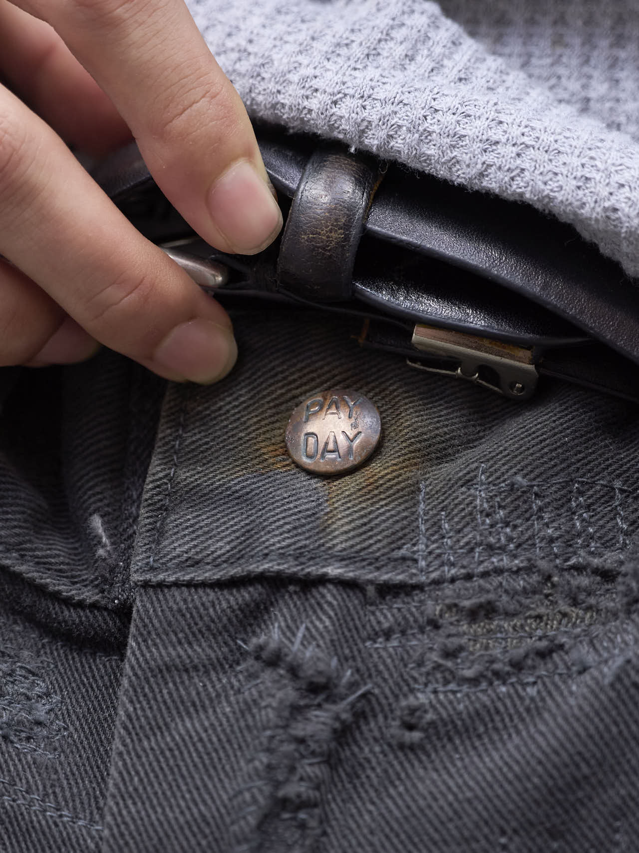 古着のジーンズのボタン