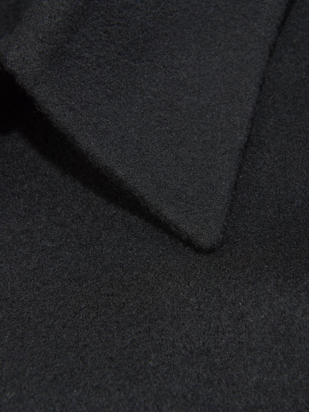 無印良品のカシミヤ混ショートステンカラーコートのディテール