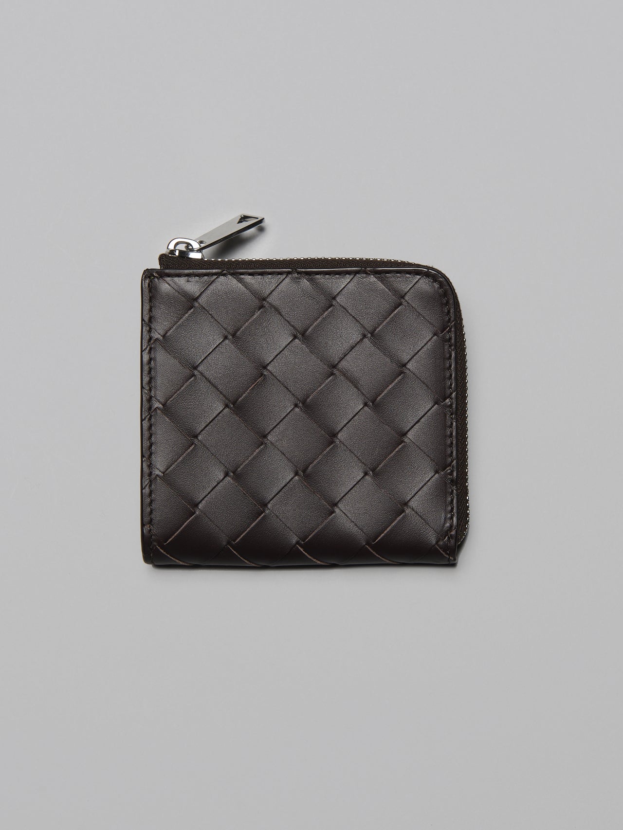 ボッテガ・ヴェネタの革財布「イントレチャート」 スクエア ジップアラウンドウォレット