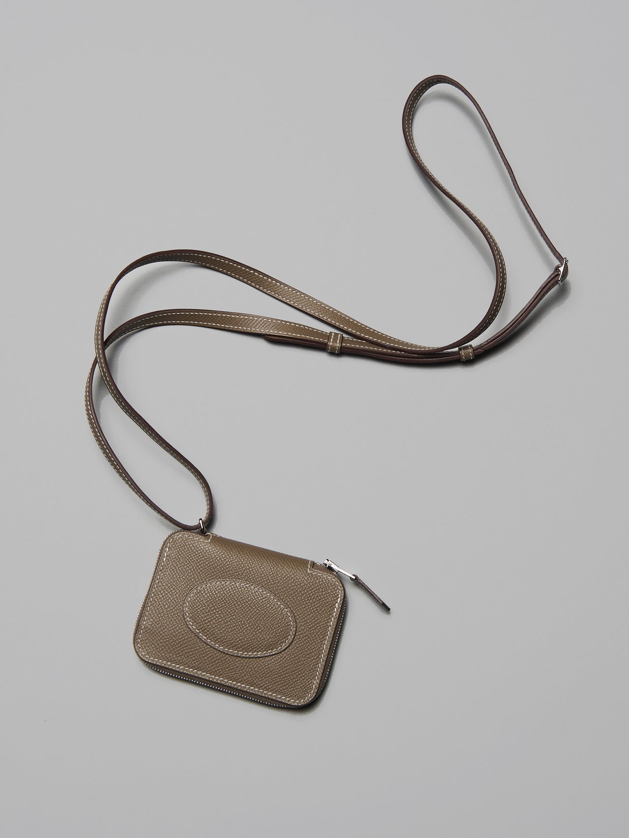 エルメスのレザー財布/コンパクト ウォレット《マカロン》