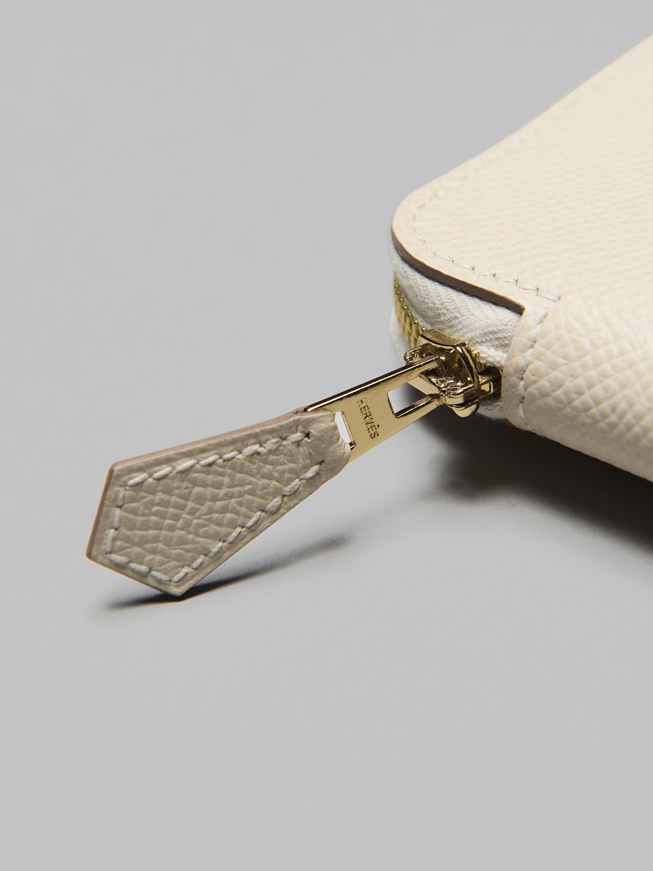 エルメスのレザー財布/ウォレットバッグ《マカロン》 のジッププル