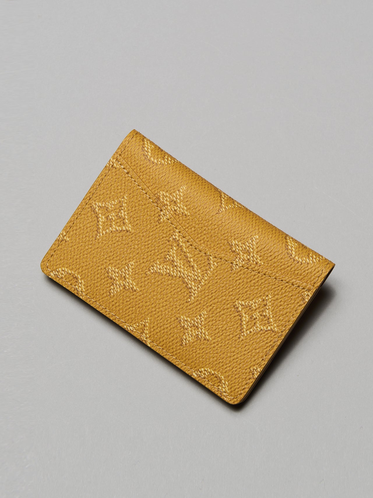 ルイ・ヴィトンのカードケース オーガナイザー・ドゥ ポッシュの裏面のポケット