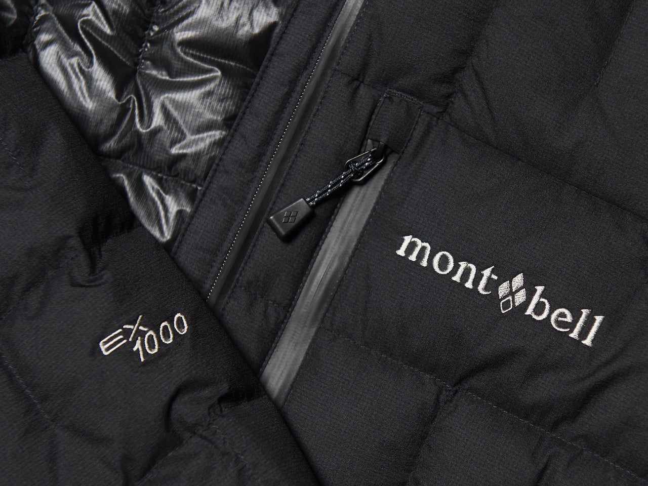 冬の「黒いモンベル」７選。12月に買うべき１万円台の保温性抜群ジャケットから暖か小物までコスパ最強のブラック名品が集結！［mont-bell]