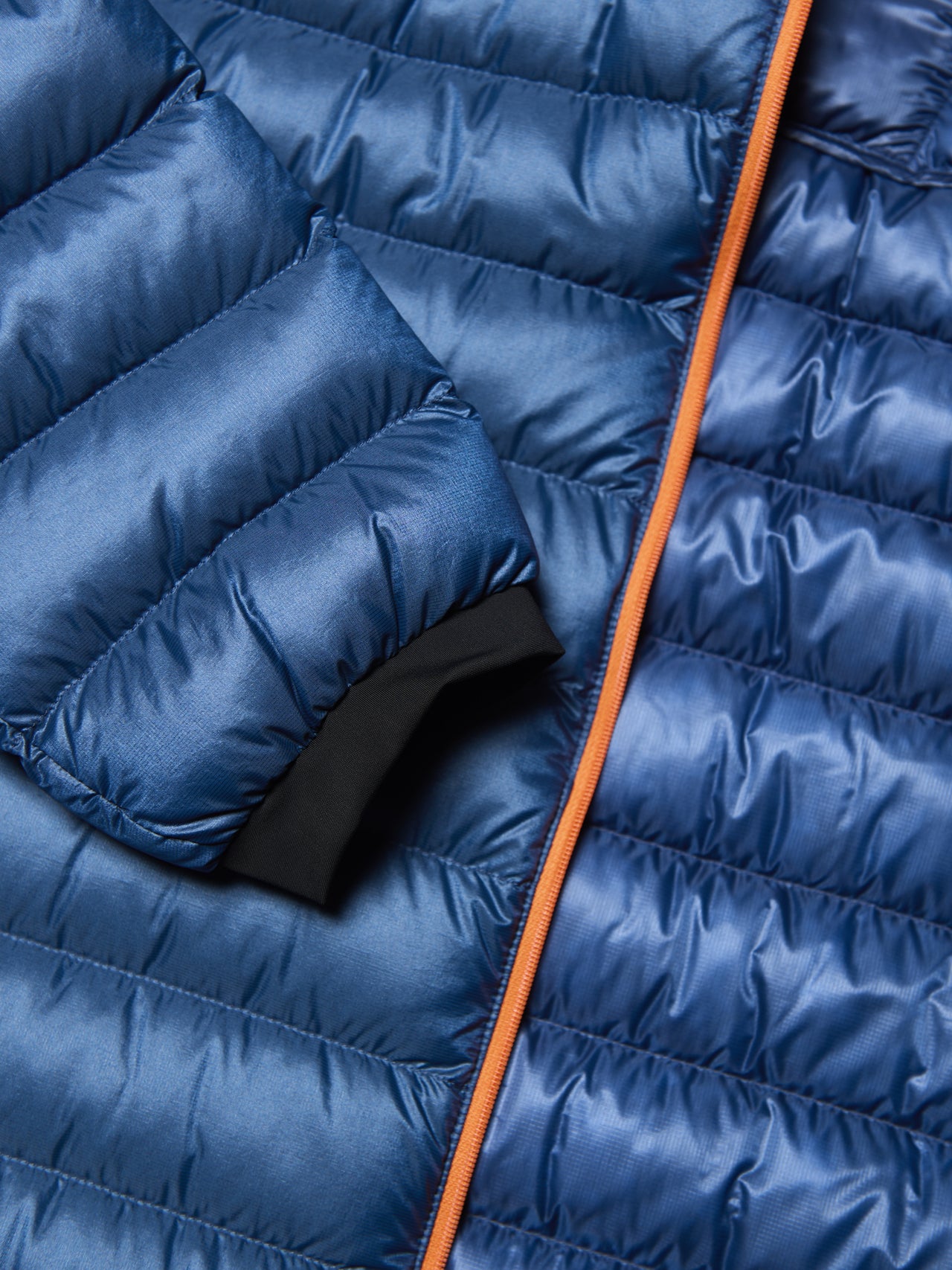 ザ・ノース・フェイスのダウン/ウーゼルジャケットのキルティング、ニットカフス