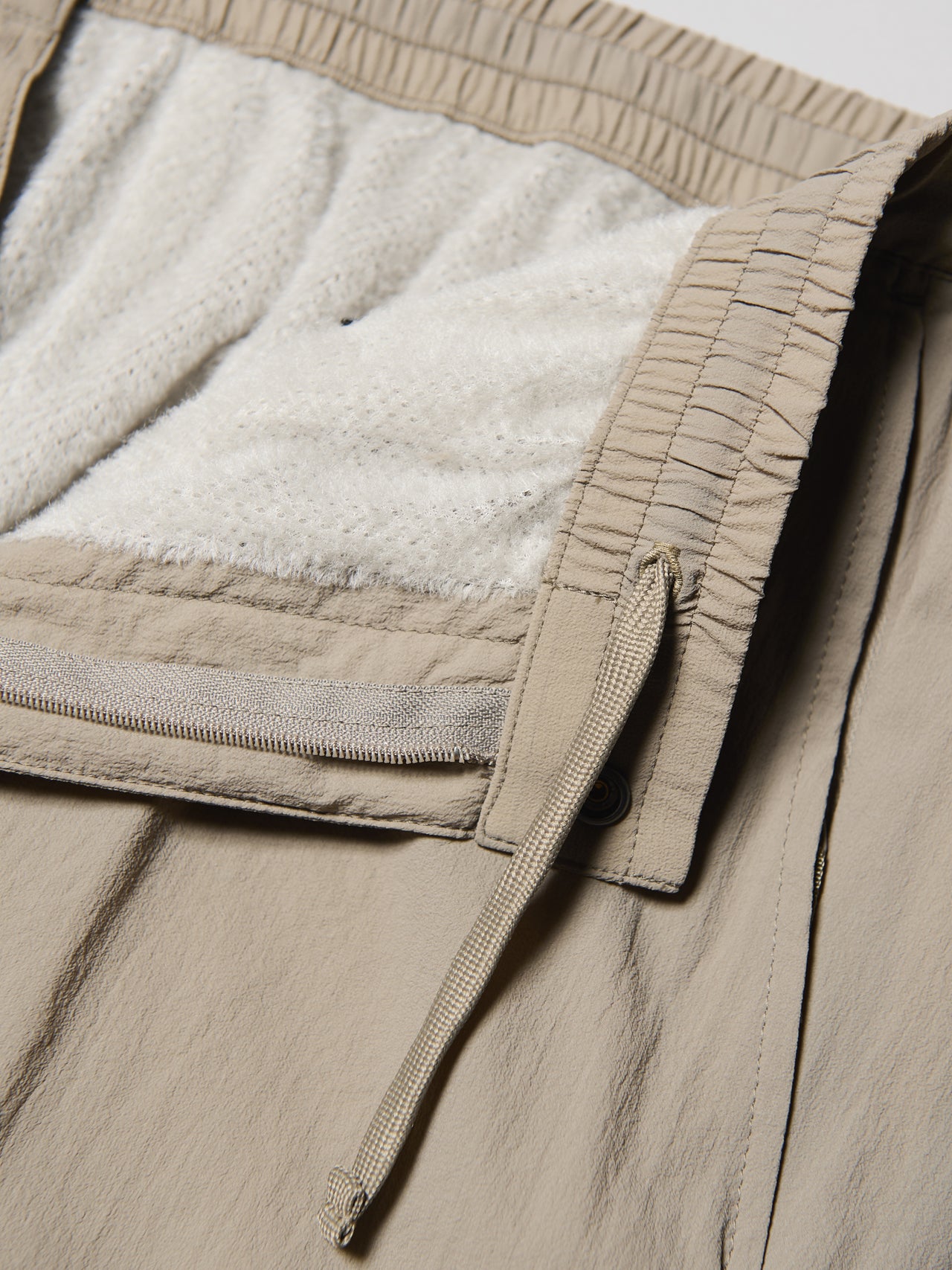 ザ・ノース・フェイスのオクトーバーミッドパンツの内側の起毛フリース