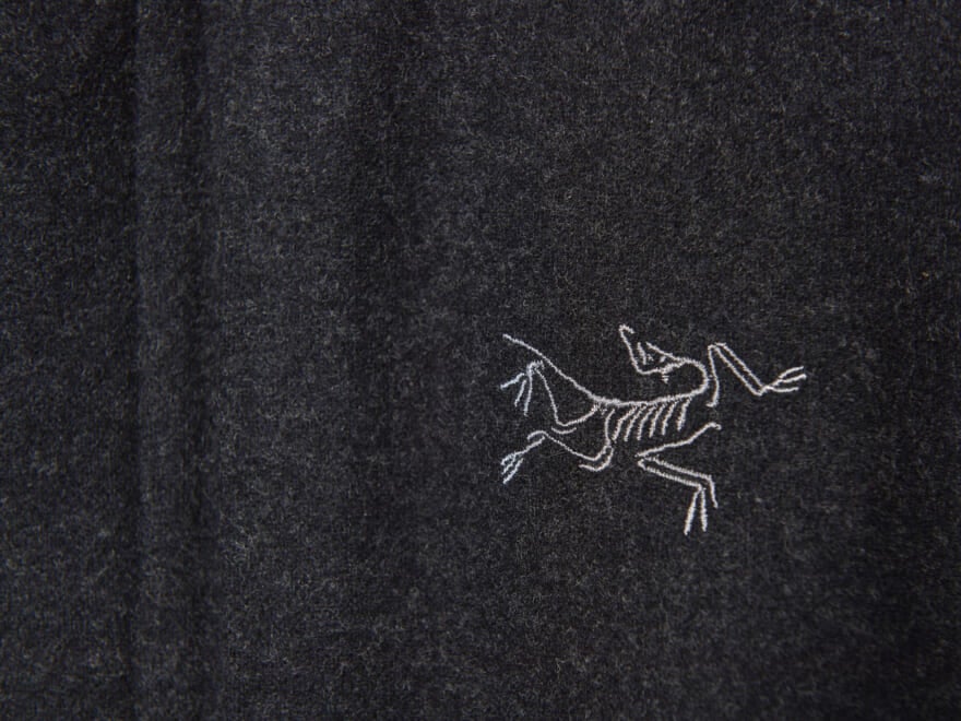 「アークテリクス」で12月に買うべき名品７選！ 珍しいウールシャツ＆フリースパンツ、ダウンじゃないのに暖かい最強アウター、１万円以下暖か小物…[ARC’TERYX]