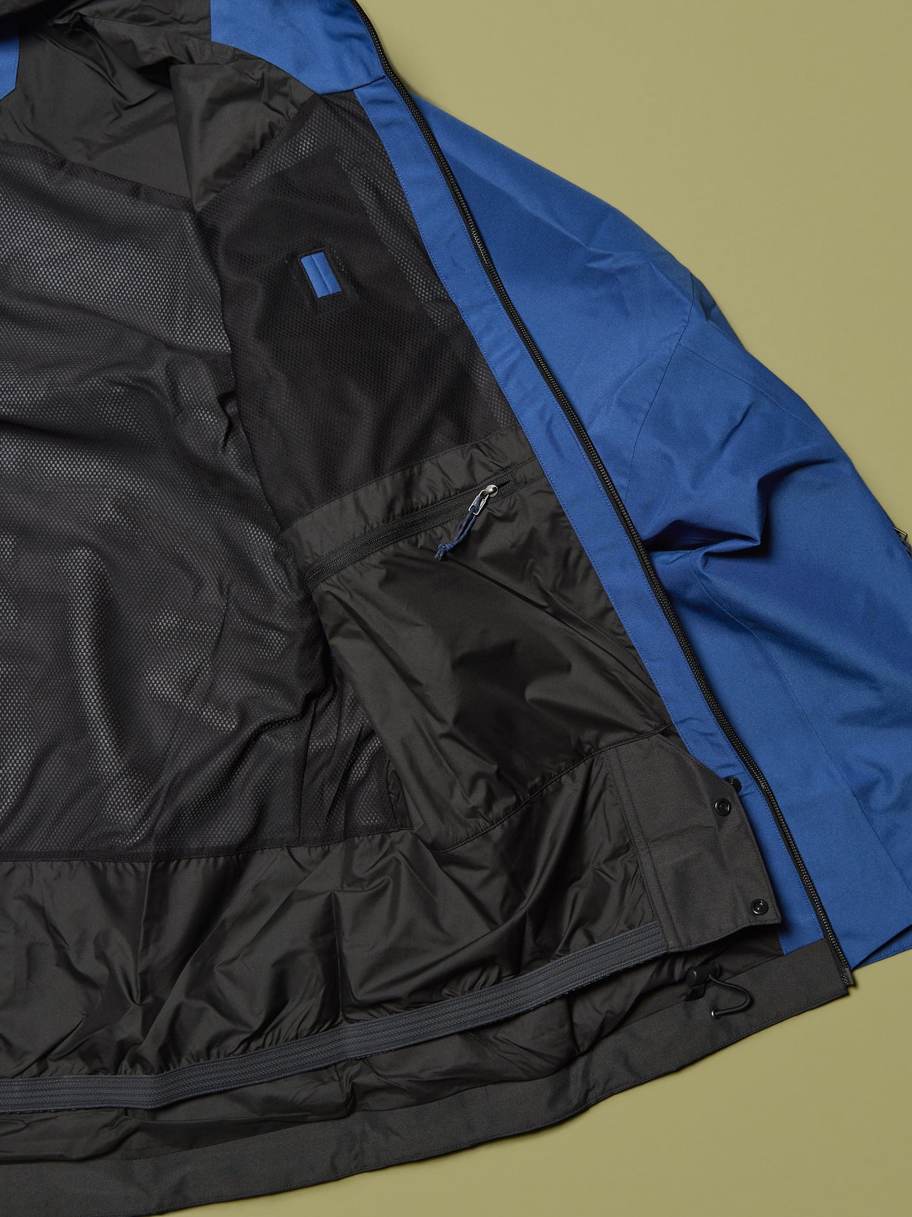 パタゴニアのメンズ・パウダー・タウン・ジャケットの内ポケット