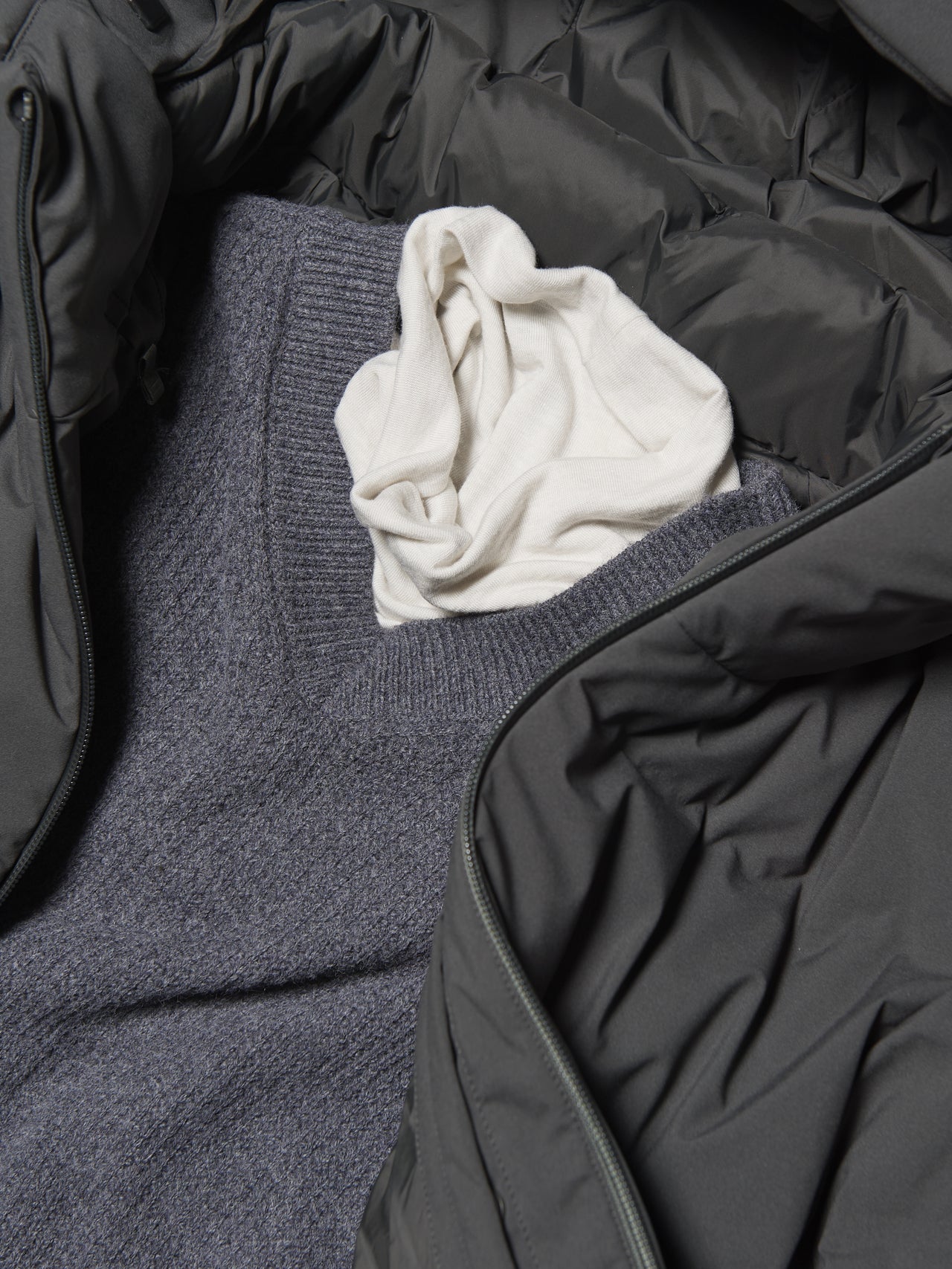 「ユニクロ」ダウンの高見えコーデ①のディテール