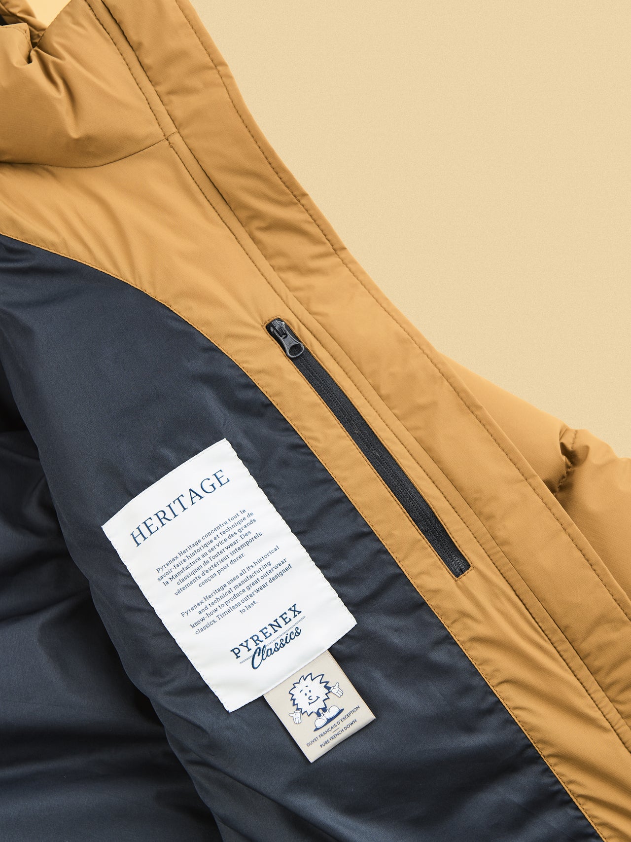 ピレネックスの新作ダウン「SPOUTNIC MINI RIP STOP 2」裏側