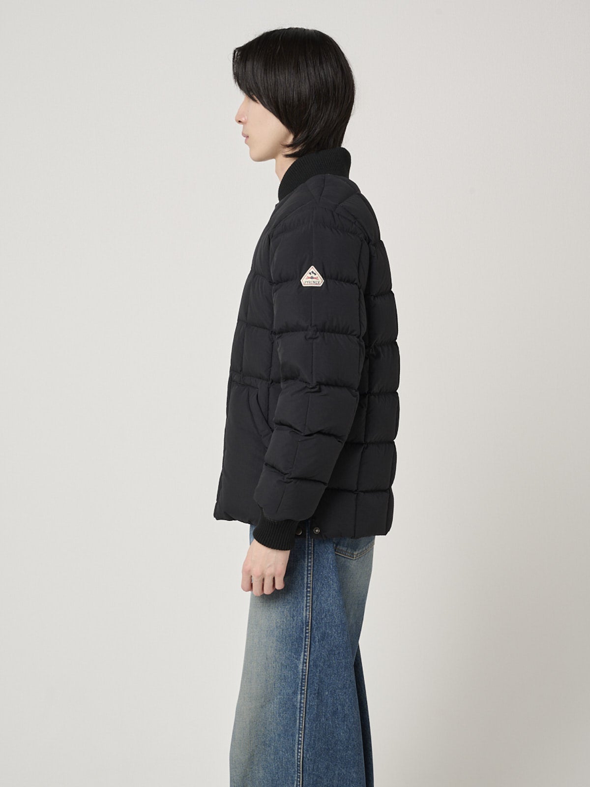 ピレネックスの新作ダウン「FLIGHT」着画 試着のサイド