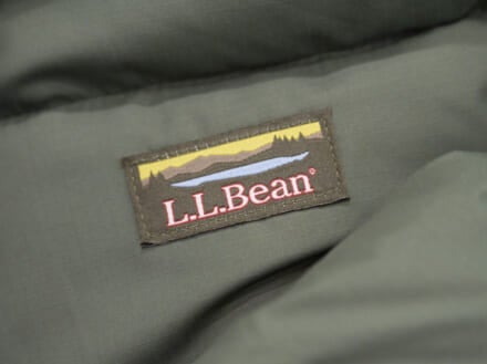 コスパ最強「エル・エル・ビーン」のメンズ マウンテン・クラシック・ダウン・ジャケットはどう着るのが正解？[L.L.Bean]