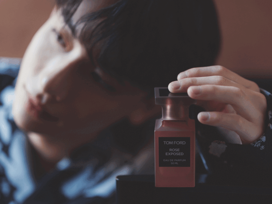 男子にも似合う「ひとくせローズ」香水５選。ル ラボ、タンバリンズ…“直球じゃない”素敵なニュアンスを、よしあきとレビュー　