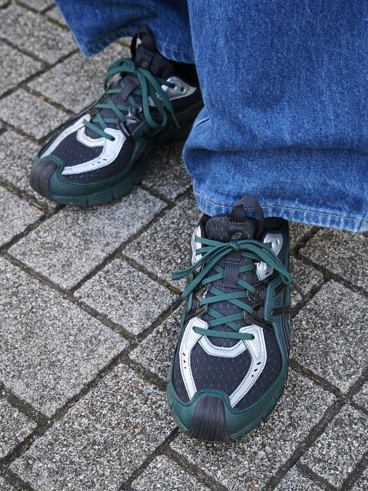 アシックス×キコスタディノフ スニーカー正面