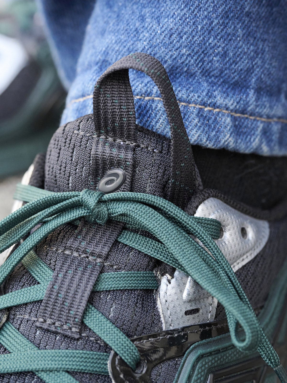 アシックス×キコスタディノフ シュータン