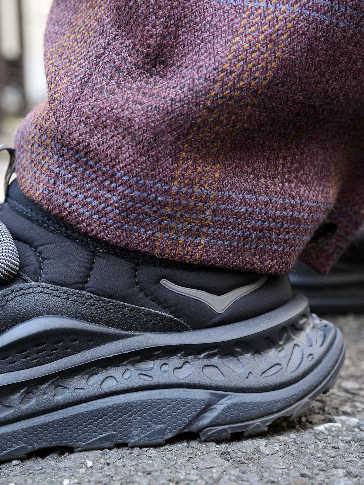 HOKAスニーカー ロゴ