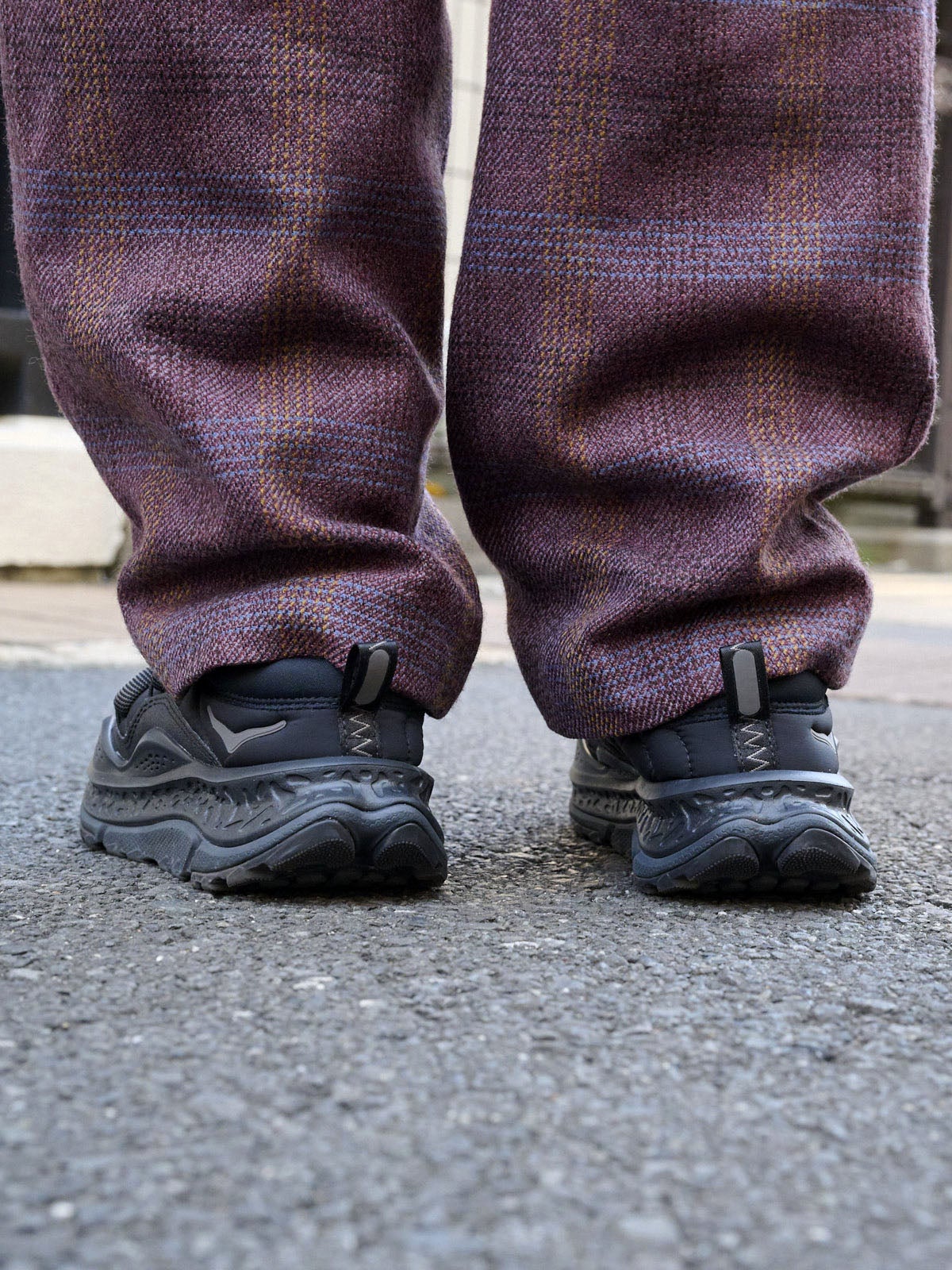 HOKAスニーカー ヒールカウンター