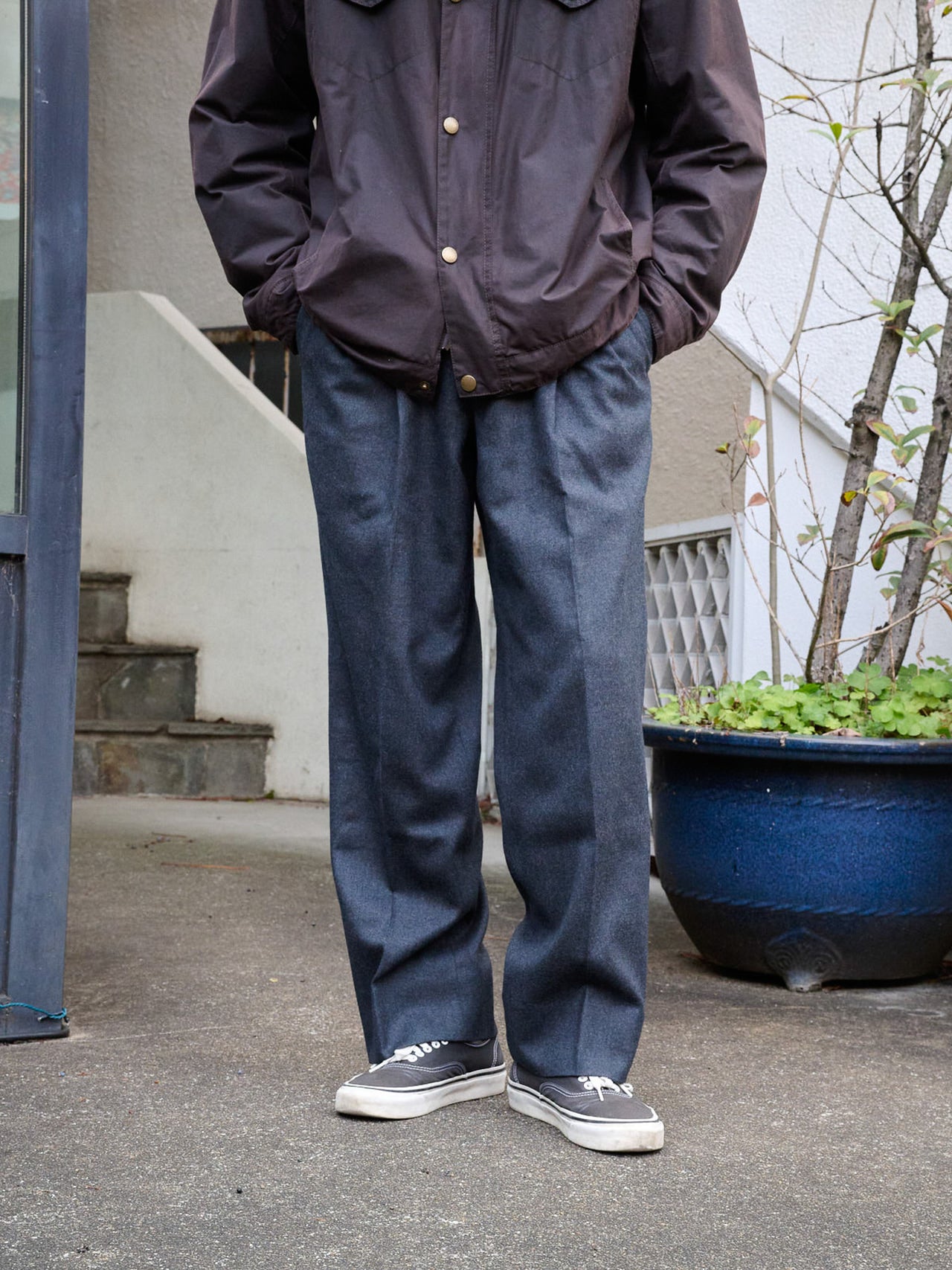 スニーカースナップ川名健さんサタデーズニューヨークシティのパンツ