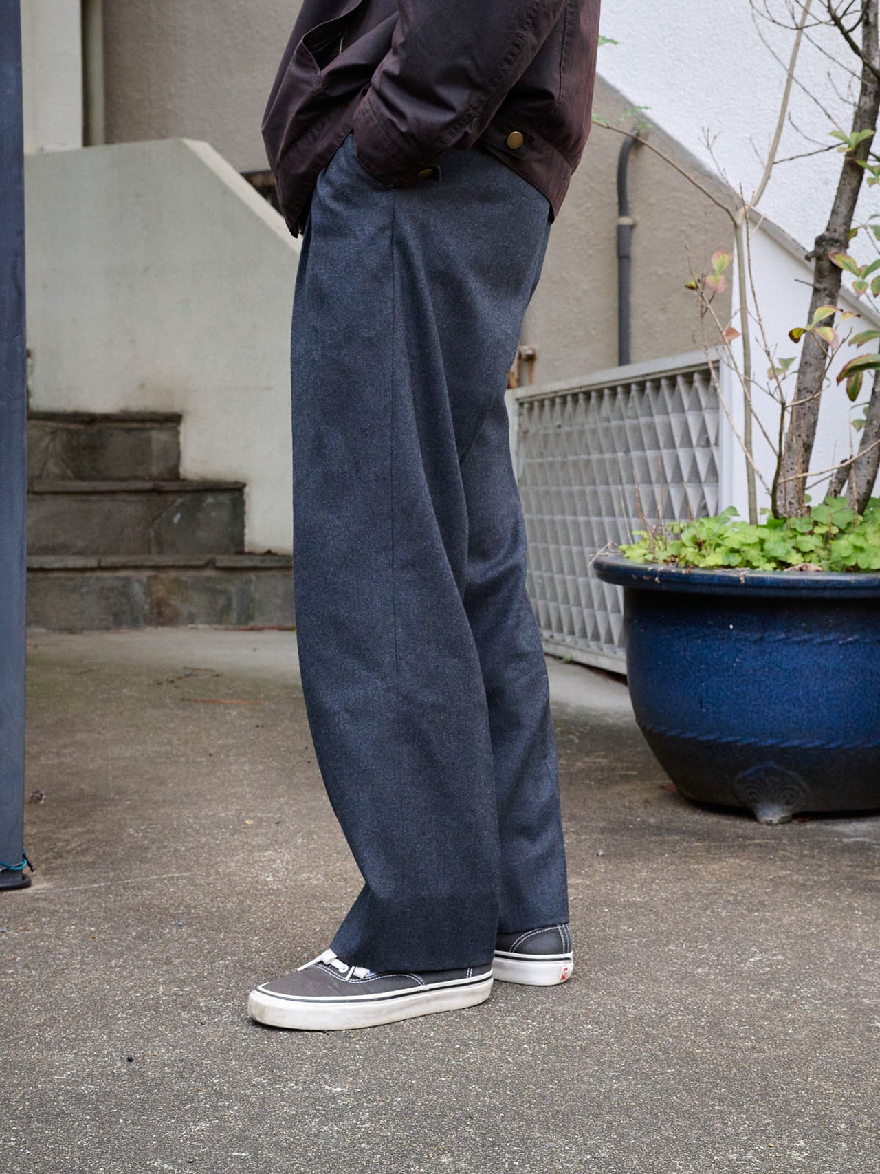 スニーカースナップ川名健さんサタデーズニューヨークシティのパンツサイド