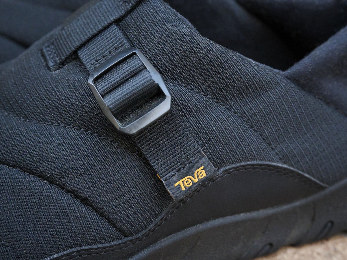 TEVA スニーカー ベルト部分