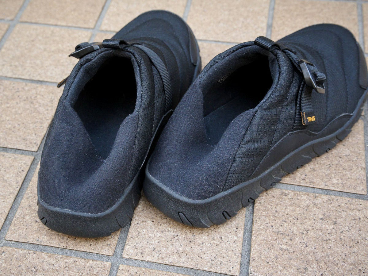 TEVA スニーカー ヒール