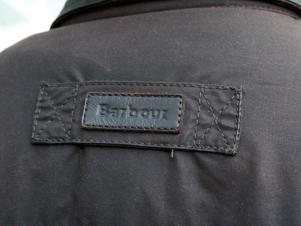 スニーカースナップ川名健さんバブアーバックタグ