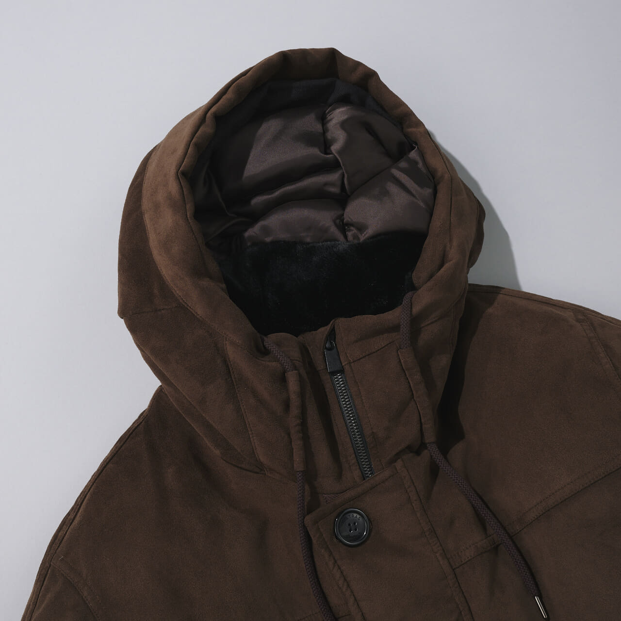 エディターが買ってよかったタトラスのビームス F別注愛用ダウンのフード