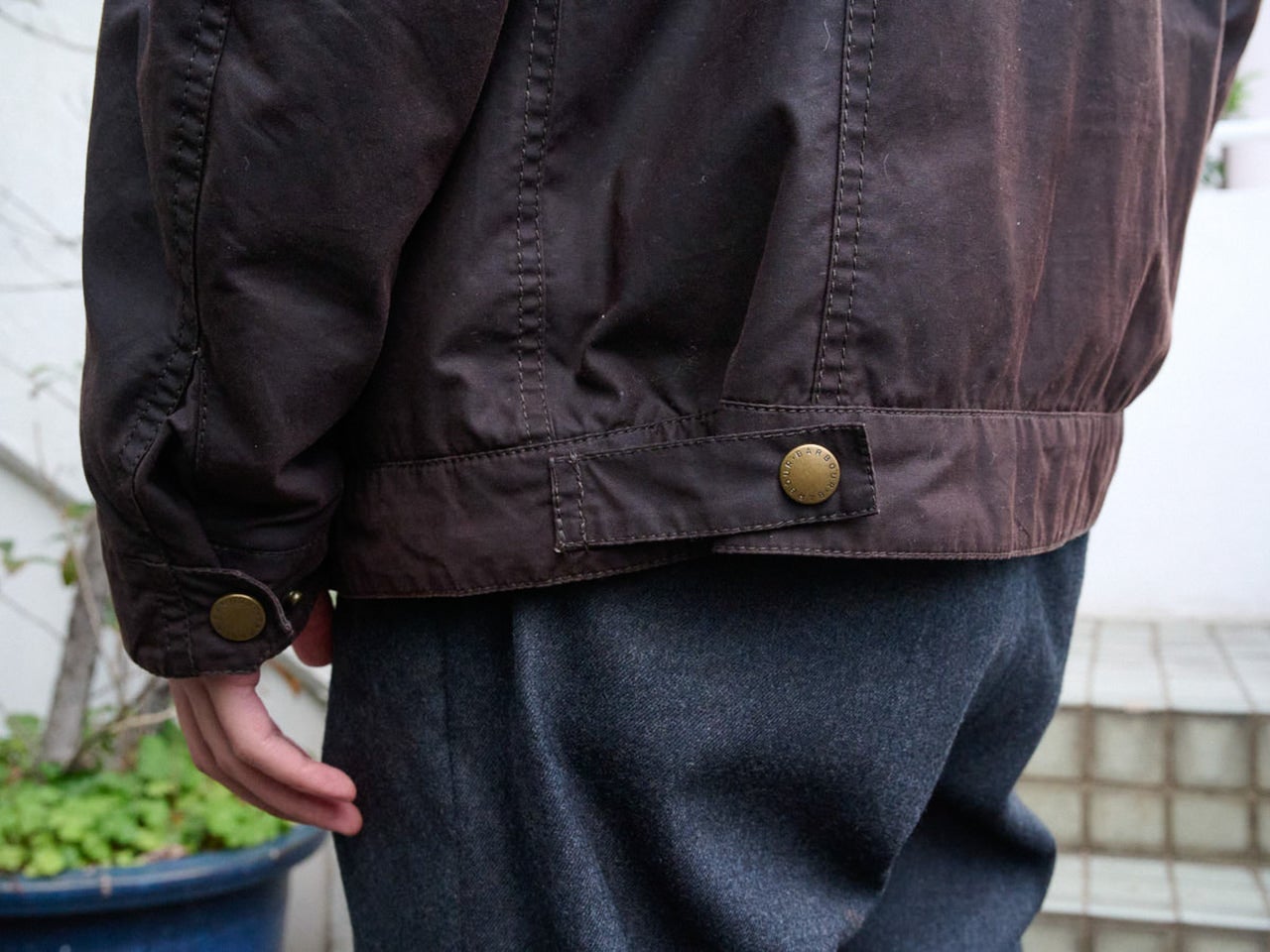 スニーカースナップ川名健さん裾ボタン寄り