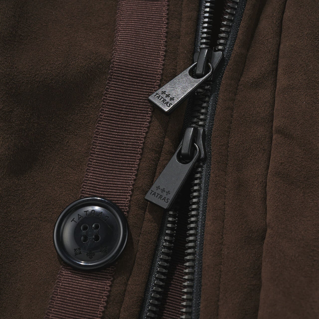 エディターが買ってよかったタトラスのビームス F別注愛用ダウンのダブルジップ